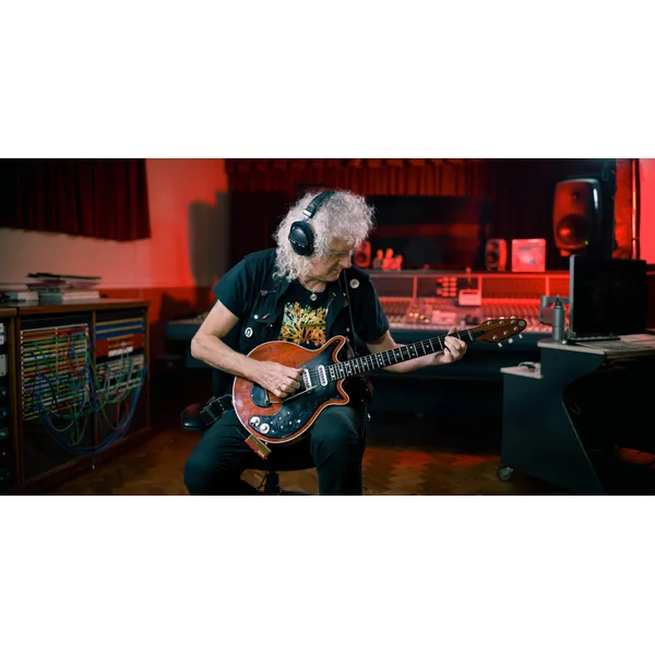 Amplug Brian May Signature