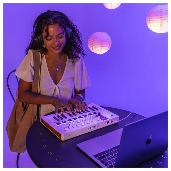 Arturia MiniLab 3 WH – Clavier Maître MIDI 25 Touches Blanc
