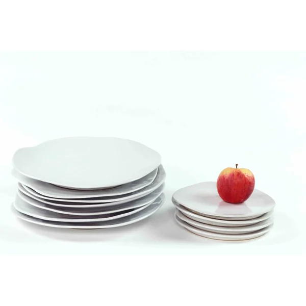 Assiettes-fleurs blanches – Emmanuelle Musset pour Galerie Marguerite