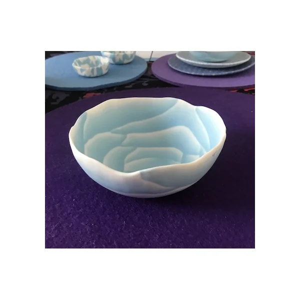 Bol-Rose en porcelaine – bleu ciel – Yuko Kuramatsu