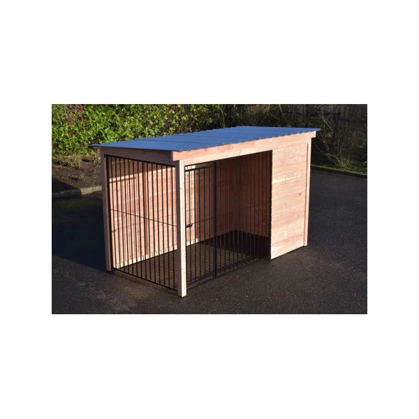 Chenil à Barreaux 4,5m² Fermé Partiellement Bois douglas Chenil Toiture Tôle Absorbant le Bruit