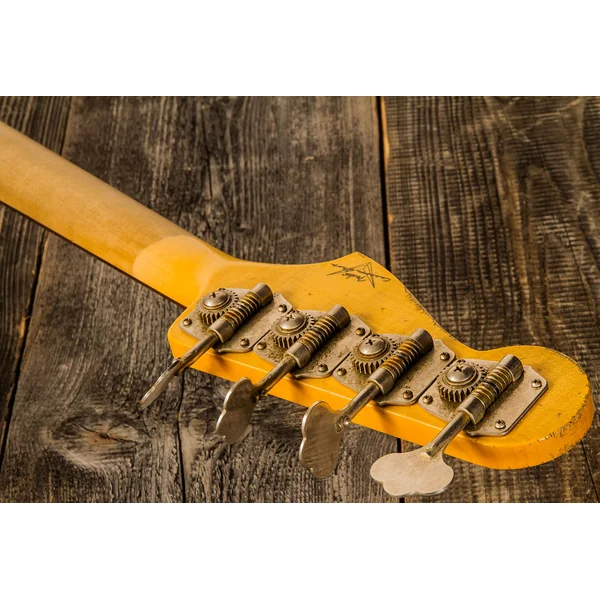 Custom Shop 1961 Jazz Bass #CZ556667 - heavy relic lake placid blue