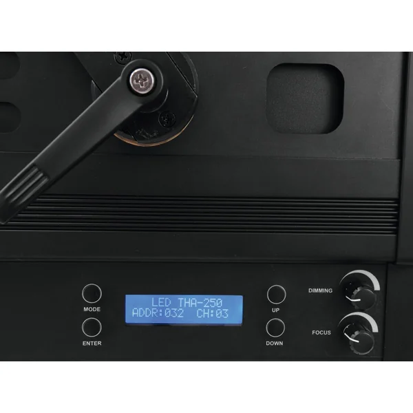 Eurolite LED THA-250F Spot de Théâtre