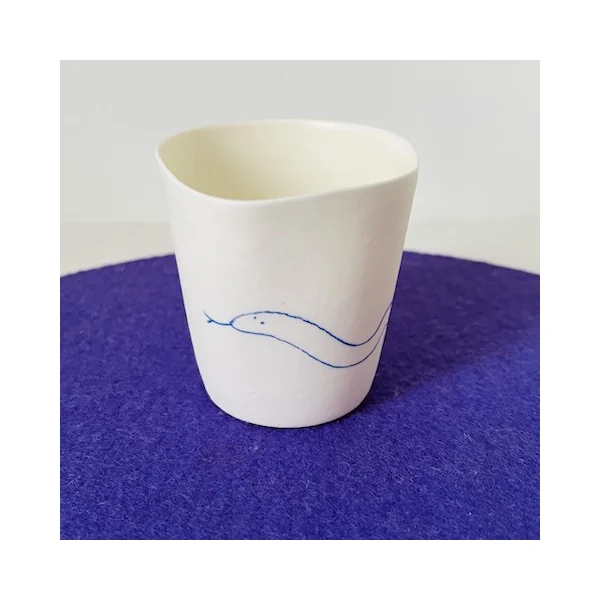 Gobelet en porcelaine, Serpent – Jinjin Sun, Atelier Murmur