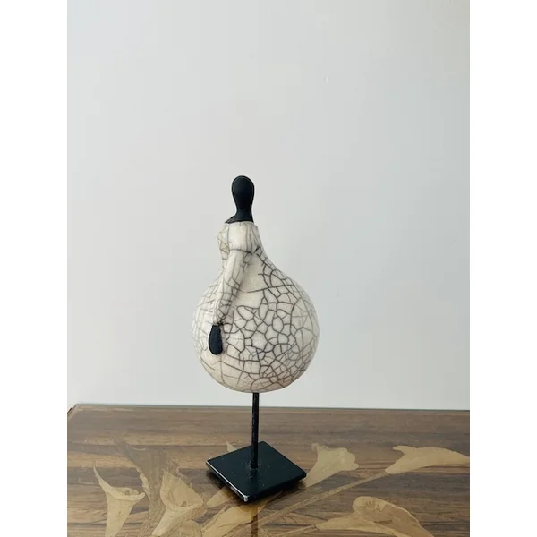 Grande Demoiselle, sculpture Raku – Sylvie Souton Chany