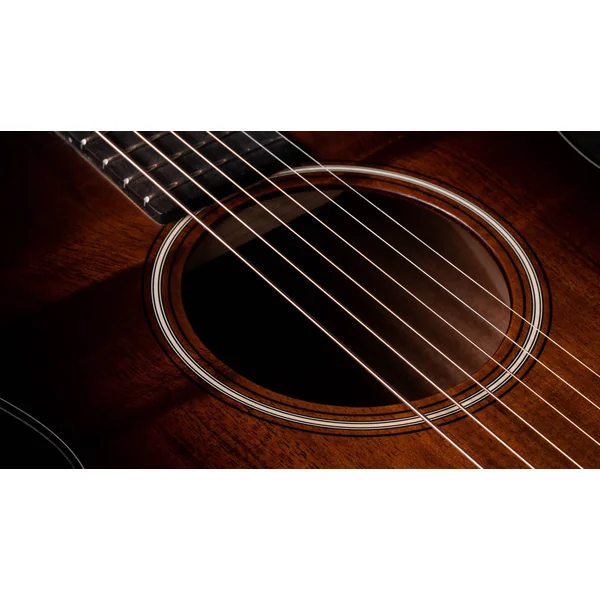 GS Mini-e Koa Plus LH - shaded edge burst