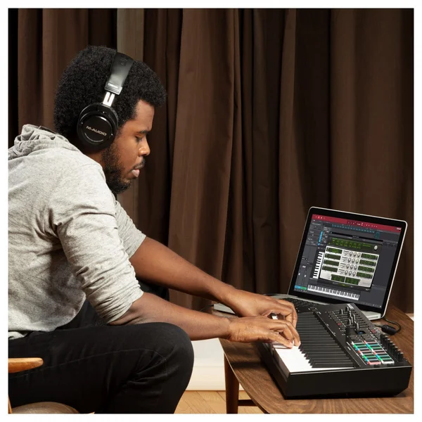 M-Audio Oxygen Pro 49 – Clavier Maître MIDI 49 Touches