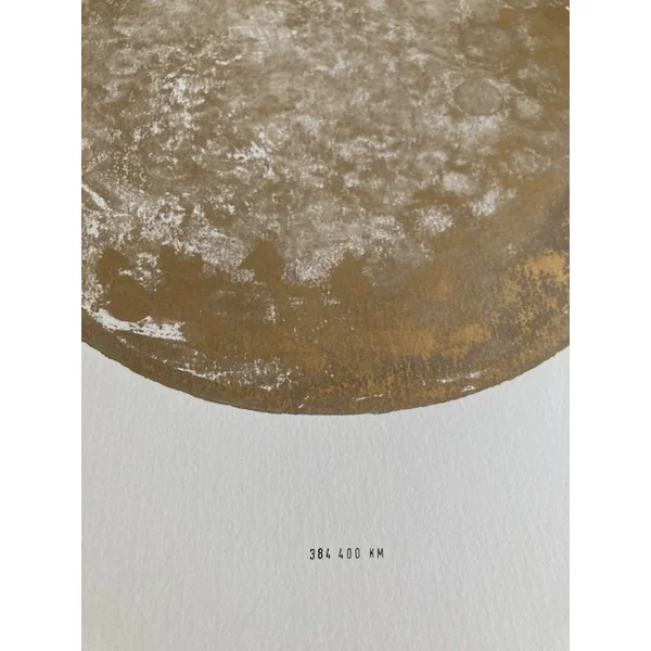 Monotype 384 400 km sur fond blanc – Anne Rodeno