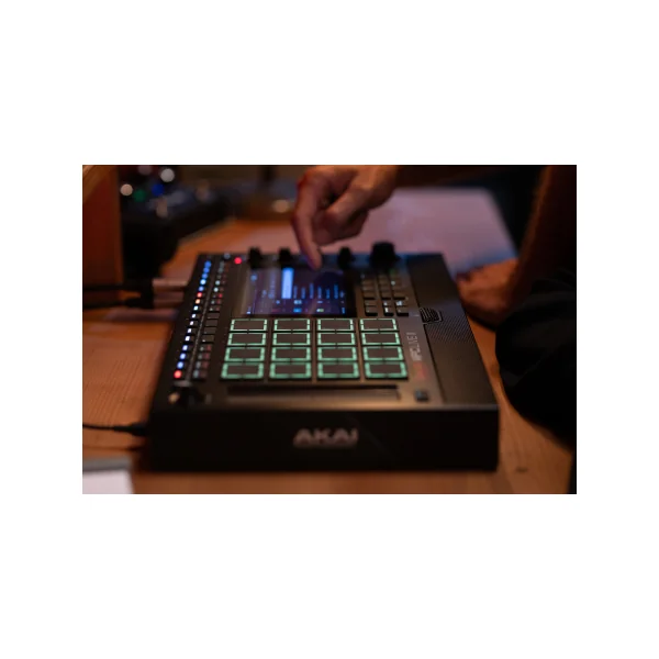 MPC-LIVE3 AKAI PROFESSIONAL - 16 pads MPCe, Touch Strip, enceintes, batterie, MPC3 OS, séquenceur