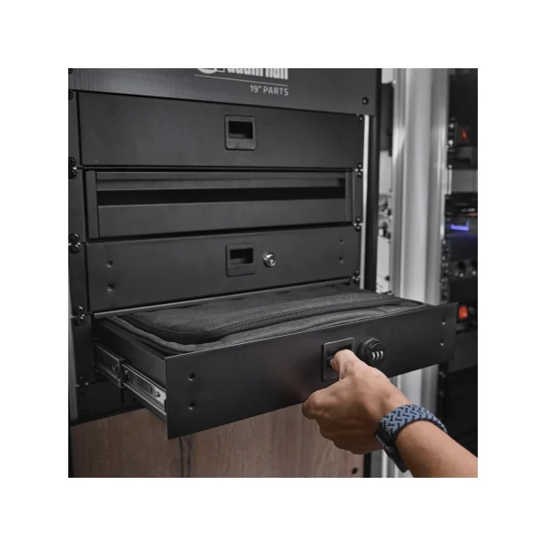 ORGAFLEX® RACK BAG 02 - Sac d’organisation rembourré pour racks de 19″ (2U)