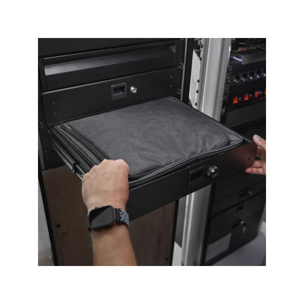ORGAFLEX® RACK BAG 02 - Sac d’organisation rembourré pour racks de 19″ (2U)