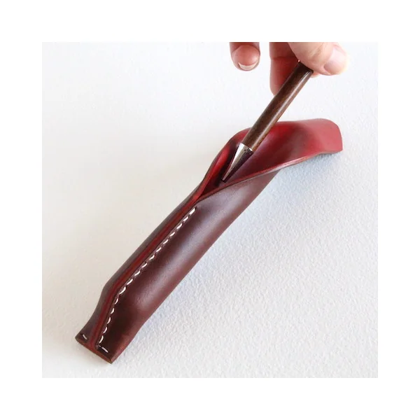 Porte stylo Pétale – rouge et marron – Pauline André