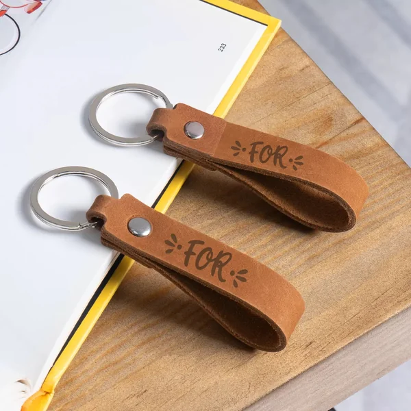 Porte-clés fin en cuir véritable marron (10 pcs)