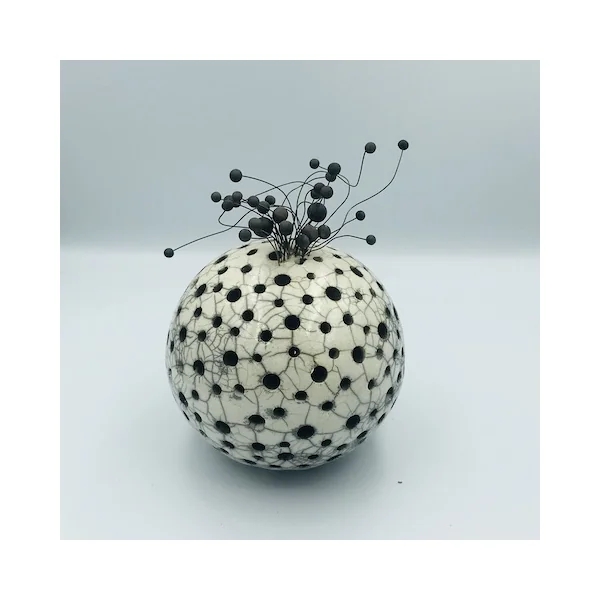 Sculptures en Raku Planète-fleur – Sylvie Souton Chany