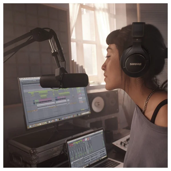 Shure SM7B – Micro Podcast Pro