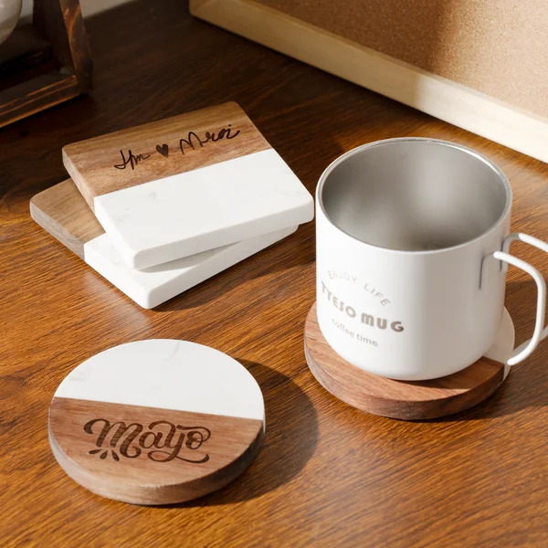 Sous-verres ronds en marbre blanc et bois (4 pcs)