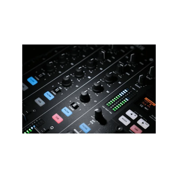 XONE-PX5 ALLEN & HEATH Console Club 4+1 voies stéréo 2 out stéréo