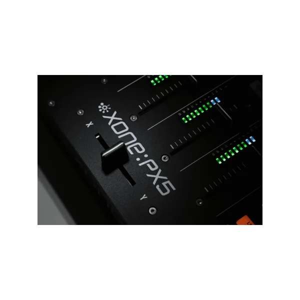 XONE-PX5 ALLEN & HEATH Console Club 4+1 voies stéréo 2 out stéréo