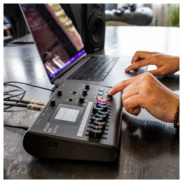 Zoom R12 MultiTrack, Enregistreur Multipiste